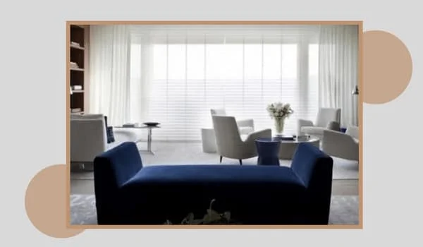Tudo sobre Recamier e como ele se encaixa na decoração da sua casa 8 Recamier na cor azul decorando sala de visitas - Designer Único